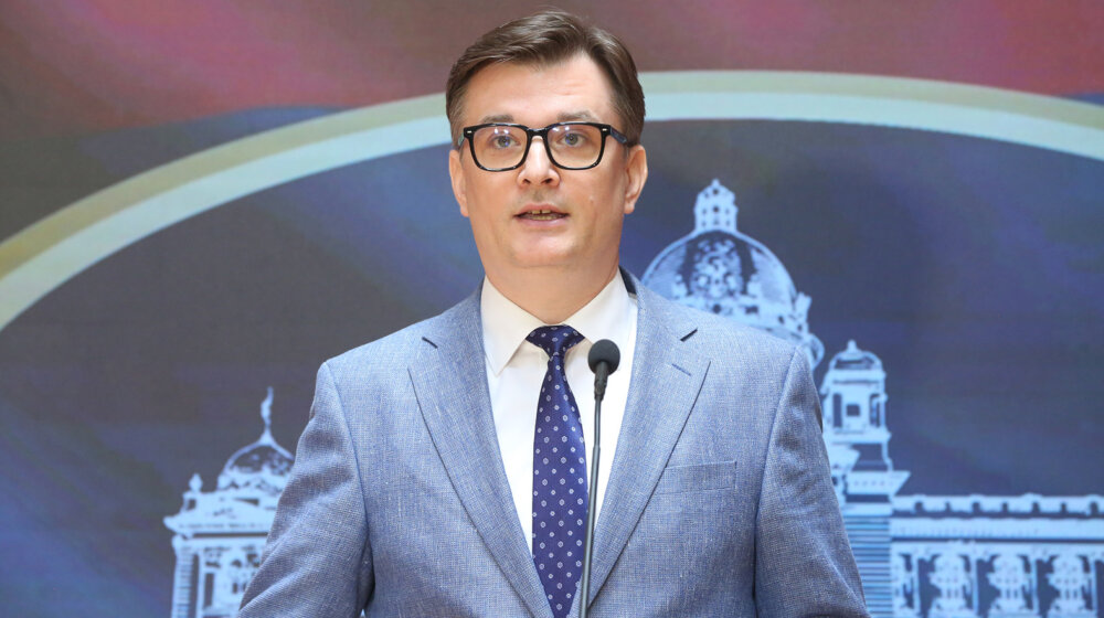 Ko je od poslanika vlasti bio na sastanku sa evropskom komesarkom? 1