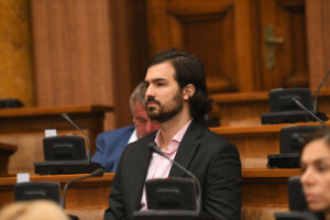 Unuk Slobodana Miloševića "obrusio" naprednjacima u Skupštini: "Biti komunista je privatna stvar" 1