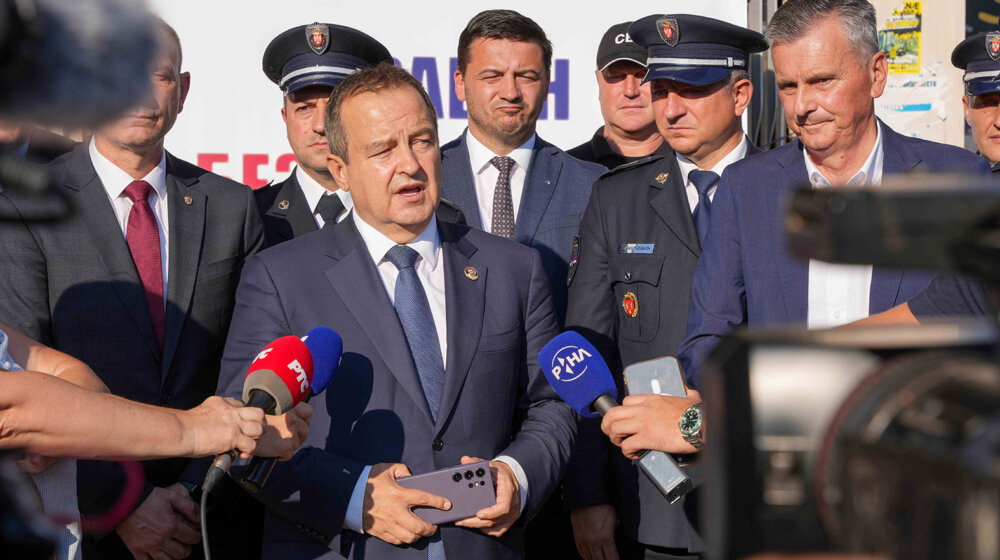 Dačić: Pripadnici SBPOK-a uhapsili šest osoba zbog krijumčarenja ljudi 1