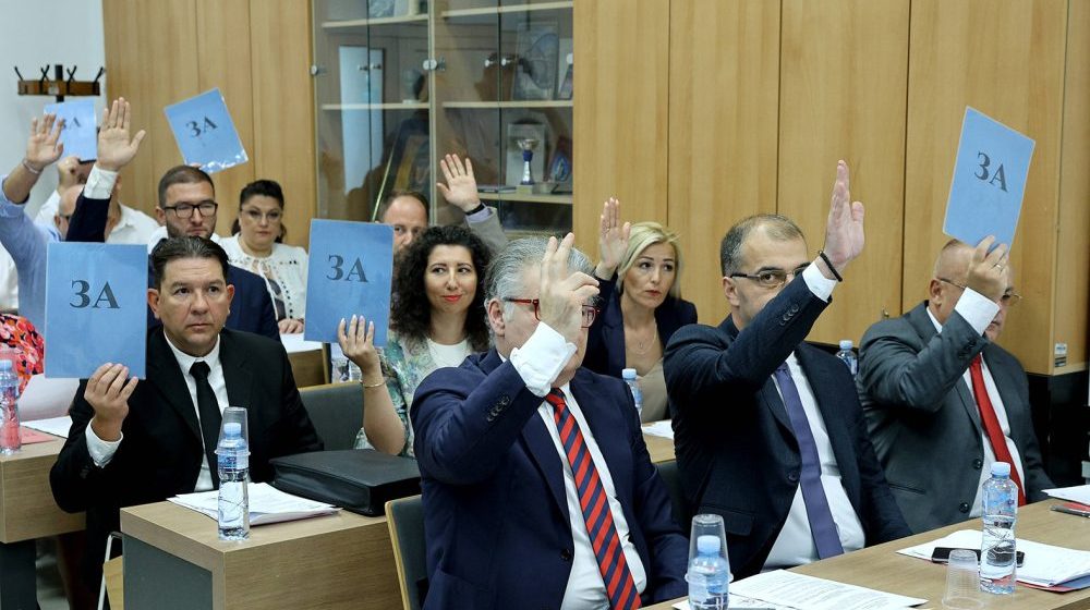 Niška Medijana, jedina "opoziciona" opština u Srbiji, stipendiraće brucoše na Filozofskom fakultetu kojima je Vlada ukinula finansiranje iz budžeta? 9