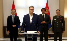 Vučić prošireni kolegijum načelnika Generalštaba Vučić posle sastanka u Generalštabu objavio koliko vojnika NATO ima na Kosovu 4