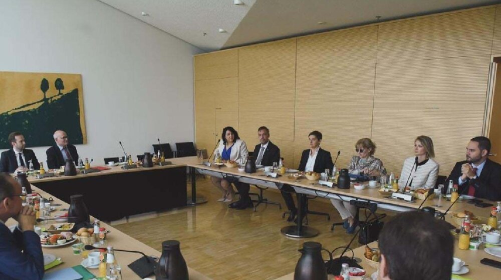 Jedan opozicioni poslanik putovao sa Anom Brnabić u Nemačku 1