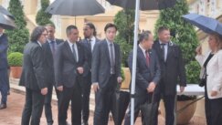 1000019305 (FOTO) Kristofer Hil na prijemu u ambasadi: SAD žele da budu uz Srbiju i sa drugim partnerima 12