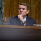 "Bajden nije sposoban, Tramp na putu da pobedi": Prvi demokratski senator koji je "prozvao" predsednika SAD 1