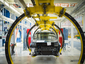 Proizvođač automobila Stelantis najavio je danas da će od sledeće godine povećati proizvodnju Citroena C3 u fabrici u Kragujevcu za 40.000 vozila godišnje zbog velike potražnje za ovim modelom.