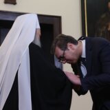 Vučić čestitao patrijarhu, sveštenicima i vernicima Božić 5