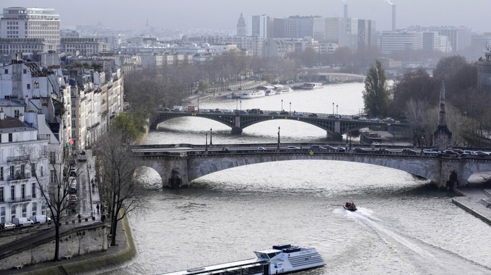 Požar na tornju katedrale u Ruanu u Normandiji (VIDEO) 1