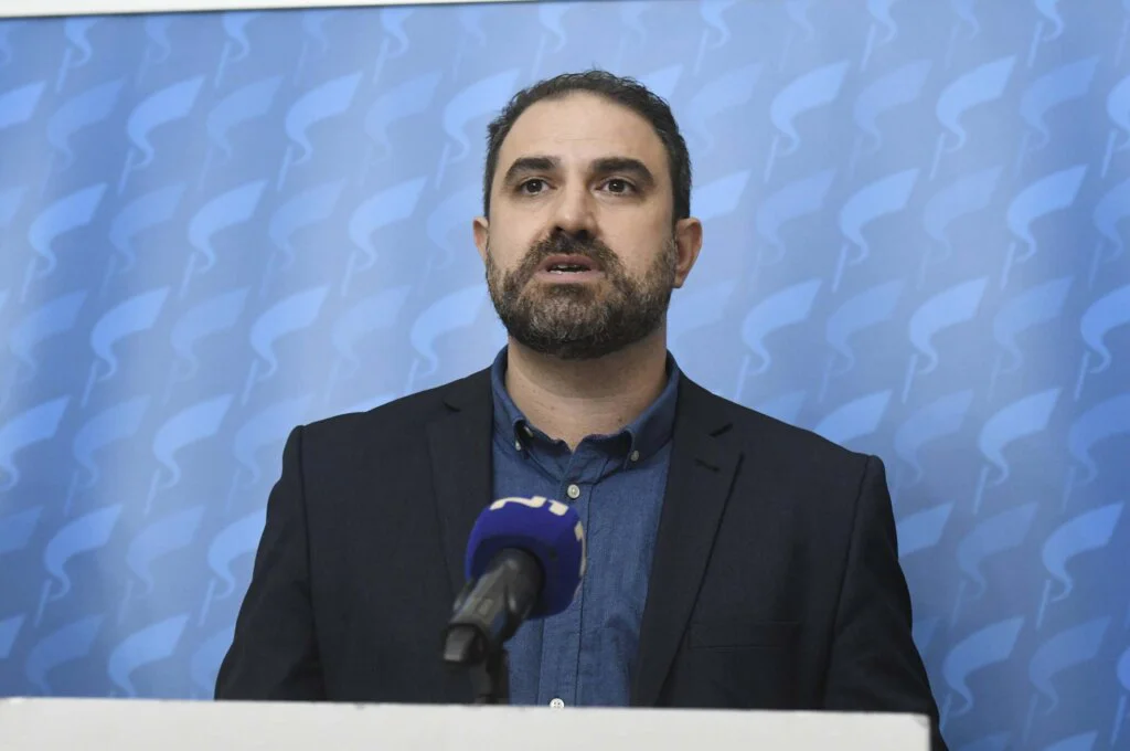 Dodiku pouzdanija podrška Zmaja od Šipova nego Vučićeva: Da li predsednik pokušava da preusmeri pažnju sa Srbije na RS? 2