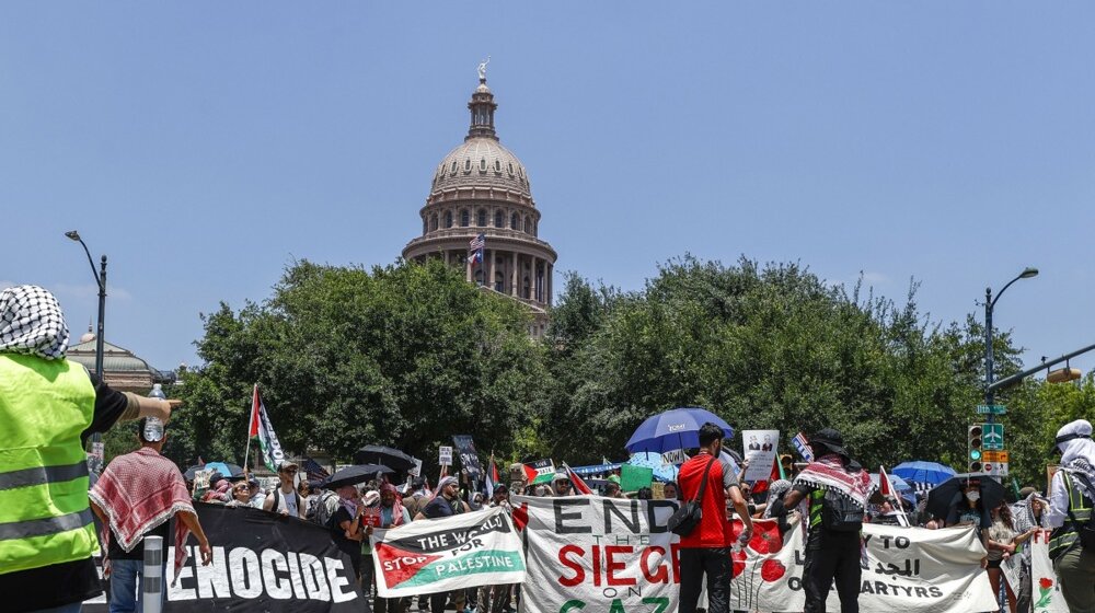 "Jevreji kažu da prestanete da naoružavate Izrael, neka živi Gaza": Demonstranti upali u zgradu Kapitola, policija uhapsila stotine aktivista 1