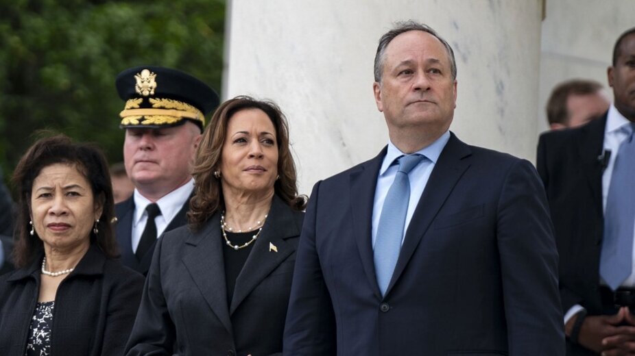 Upoznali se na "slepom sastanku" i od tada joj je najveća podrška: Ko je Dag Emhof, suprug Kamale Haris? 2 Upoznali se na "slepom sastanku" i od tada joj je najveća podrška: Ko je Dag Emhof, suprug Kamale Haris? 2