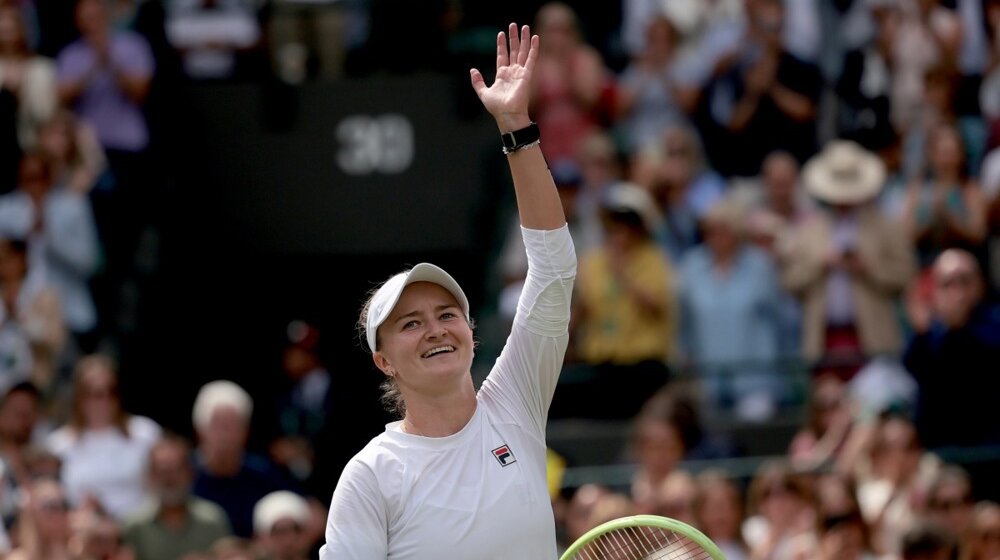 Krejčikova protiv Ribakine u polufinalu Vimbldona 1