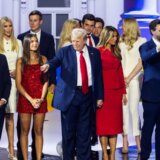 Od Vijetnama do Balkana, Bela kuća pretvorena u centar za sticanje profita: I Vučić je dao Trampu, da li je dobio išta zauzvrat? 4