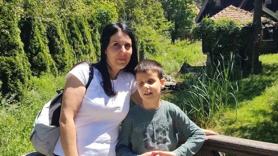 Zdravlje: Lični pratioci dece sa poteškoćama u razvoju, „kao član porodice" 1 Deca, lični pratioci