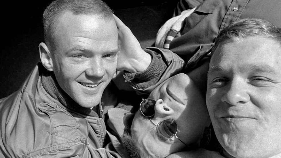 Muzika i LGBT: „Smalltown Boy” kao kvir himna koja dominira TikTok trendom 2 Autori debitantskog singla sastava Bronski Beat su članovi benda - Džimi Somervil, Stiv Bronski i Leri Stajnbaček