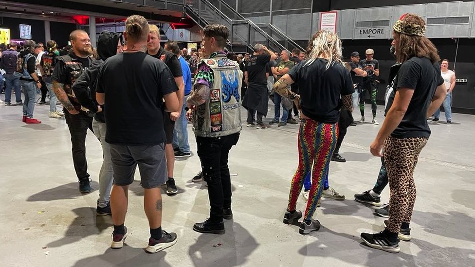 Euro 2024: Pisma iz Frankfurta i epizoda lasica, panteri i metalci 3 Neki fanovi su se obukli u glem metal stilu