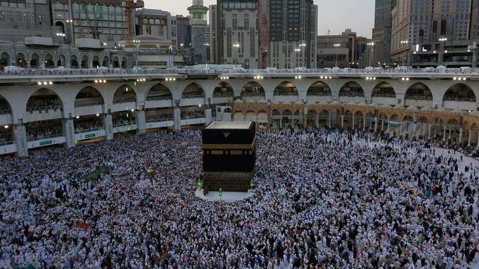 Kako dolazi do haosa i jurnjava na velikim skupovima i zašto u njima stradaju ljudi 2 Muslimani iz celog sveta na hadžu u Saudijskoj Arabiji