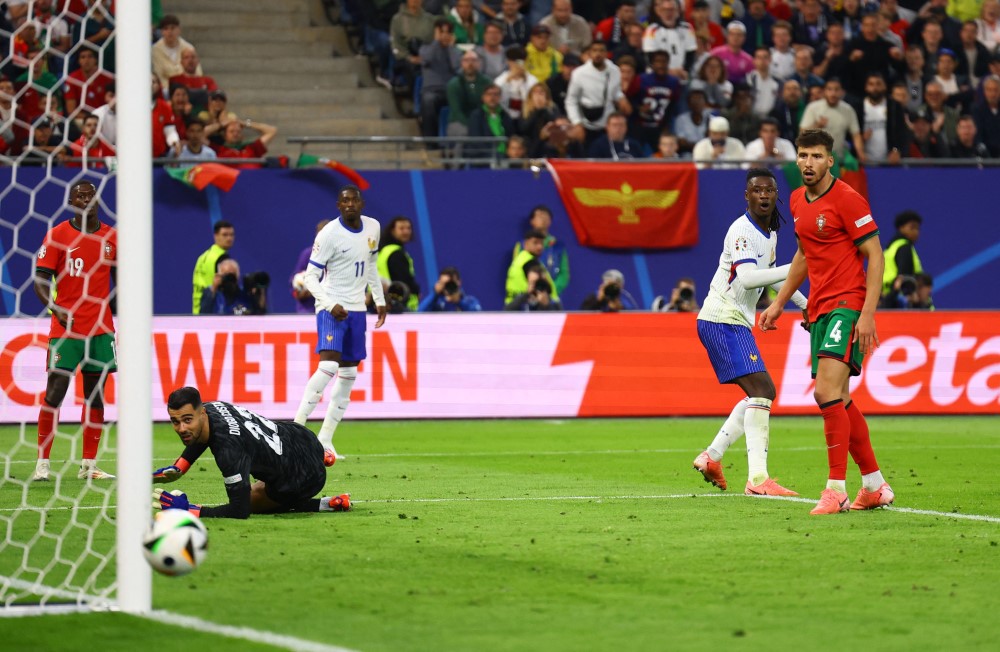 Euro 2024: Francuzi u polufinalu posle penala sa Portugalcima, bez gola iz igre u pet mečeva 5 francuska, portugal