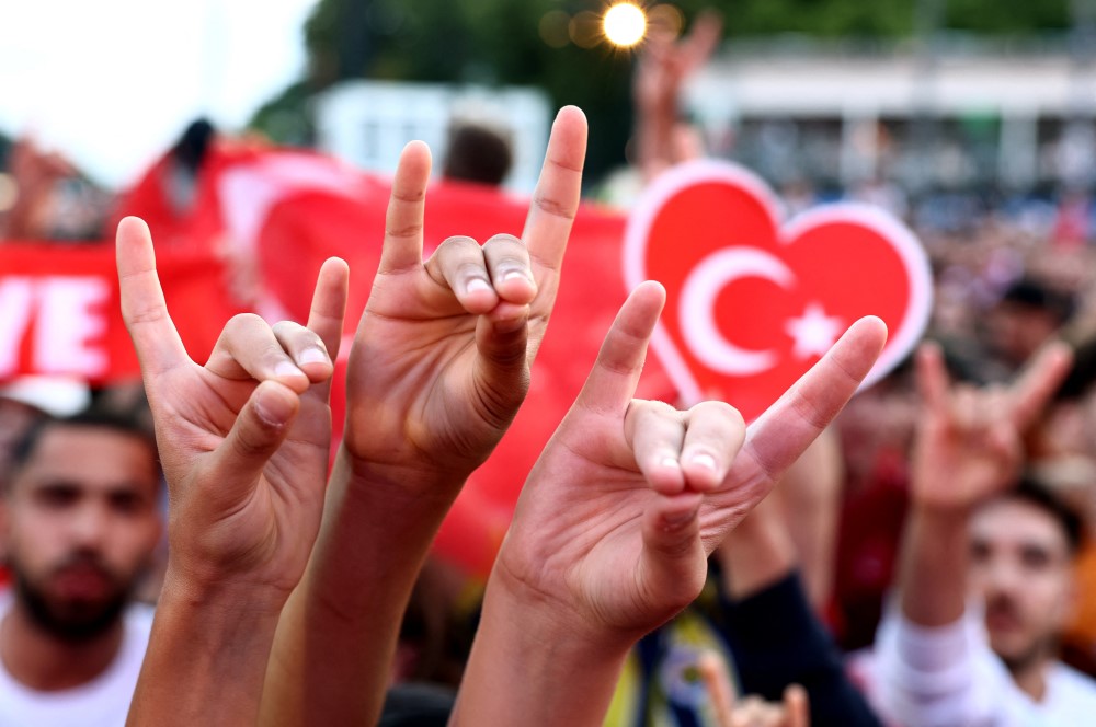 Euro 2024: Preokret Holandije protiv Turske, veliki derbi u polufinalu 8 turska, turski navijači