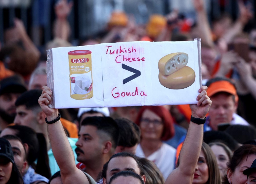 Euro 2024: Preokret Holandije protiv Turske, veliki derbi u polufinalu 10 turska, turski navijači