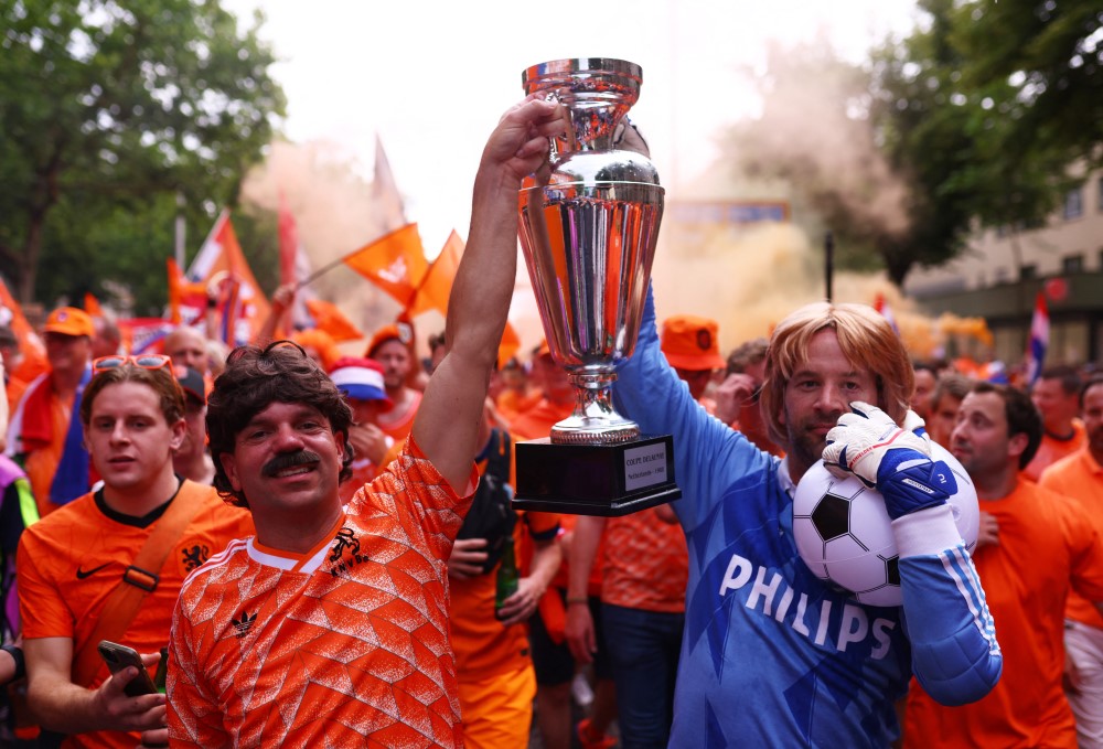 Euro 2024: Preokret Holandije protiv Turske, veliki derbi u polufinalu 15 holandija, holandski navijači