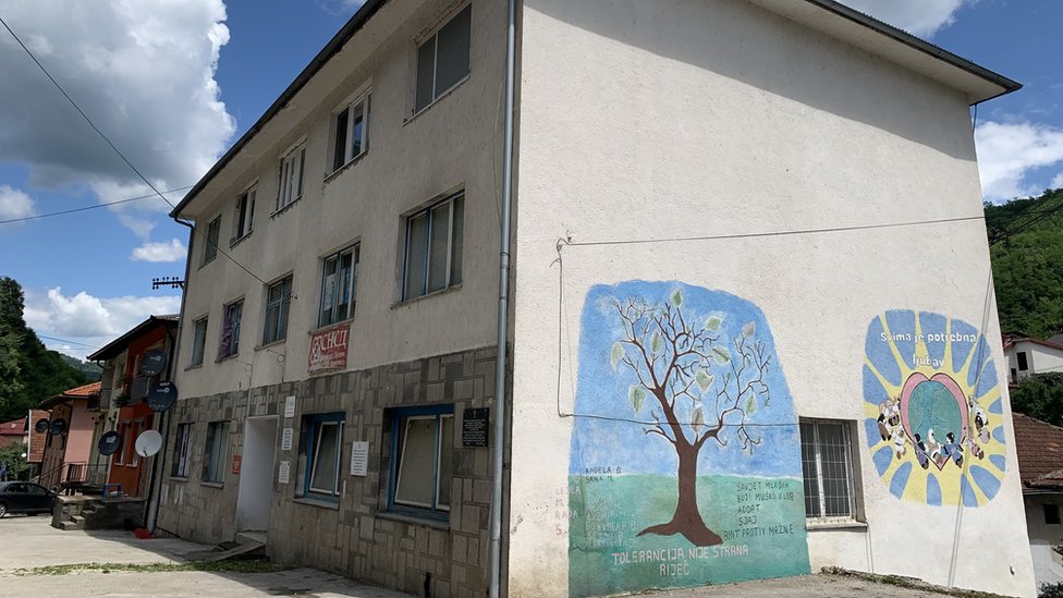 Srebrenica posle rezolucije: „Isto nema ljudi kao i pre, isto nema posla“ 9 Policijska stanica