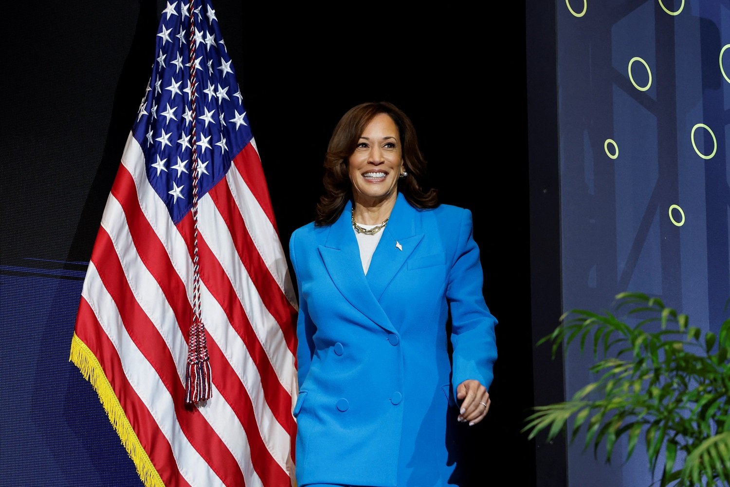 Izbori u Americi 2024: Ko je Kamala Haris, prva žena potpredsednica SAD i hoće li zameniti Bajdena u trci za predsednika 1 Kamala Harris