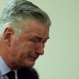 Alek Boldvin u suzama posle odluke suda: Tužba odbačena, suđenje prekinuto 1