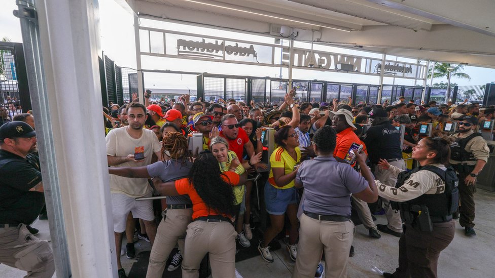 Kopa Amerika 2024: Od loših terena do haosa uoči finala - „Zabava je umalo postala tragedija" 1 Kup Amerike