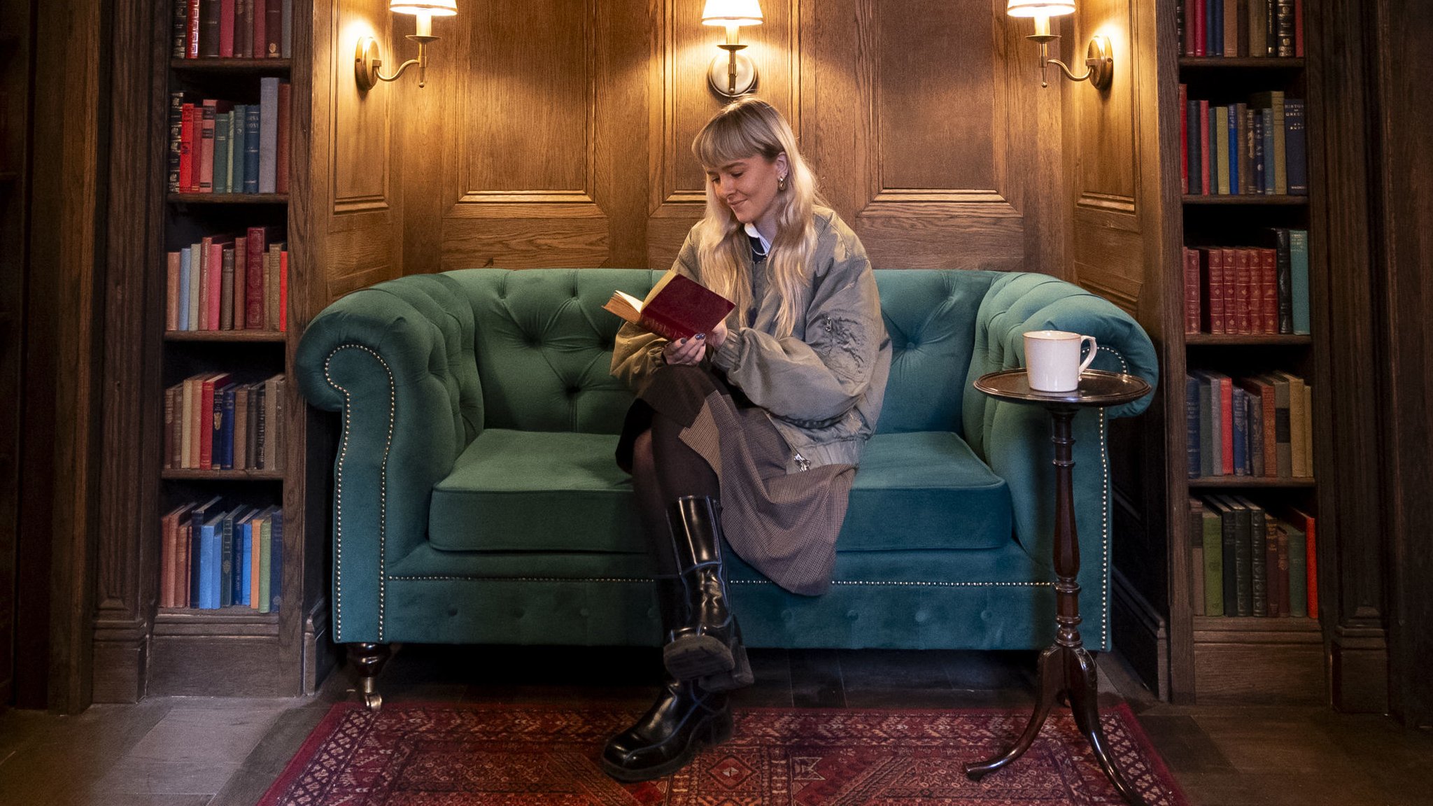 Biblioterapija: „Čitajući knjigu čitamo sami sebe" 4 knjiga