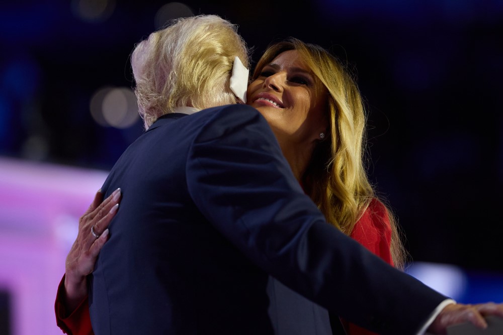 Izbori u Americi 2024: Donald Tramp o atentatu, mistična Melanija blistala na bini 3 donald i melanija tramp