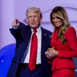 Izbori u Americi 2024: Donald Tramp o atentatu, mistična Melanija blistala na bini 9