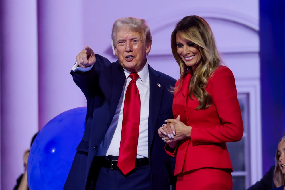 Izbori u Americi 2024: Donald Tramp o atentatu, mistična Melanija blistala na bini 1 donald i melanija tramp