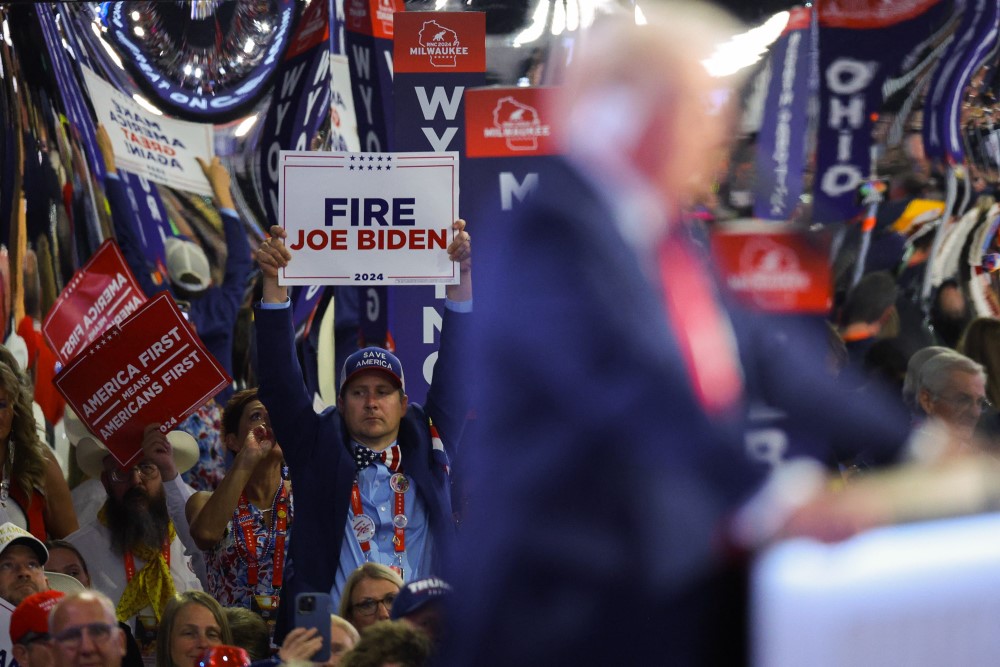 Izbori u Americi 2024: „Nije gotovo, možda Bajden zaboravi da je odustao od izbora", kaže Tramp 1 tramp, pristalice Trampa