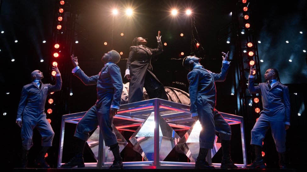 „Devojke to ne rade": Dženet Džekson o prkošenju muzičkoj industriji, seksizmu i majčinstvu 2 Dženet Džekson na bini tokom turneje Together Again (Ponovo zajedno)