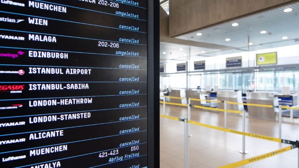 Nemačka: Ekološki aktivisti se zalepili za pistu, blokiran aerodrom u Kelnu 2 Aerodrom