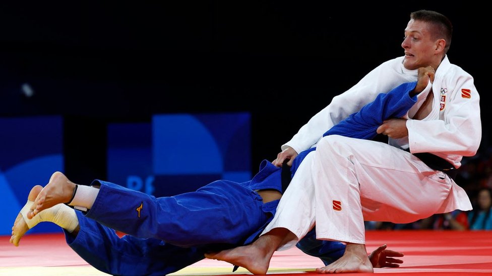 Olimpijske igre u Parizu 2024: Prvo odličje za Kosovo, srpski strelac Mikec stao u finalu 2 Strahinja Bunčić