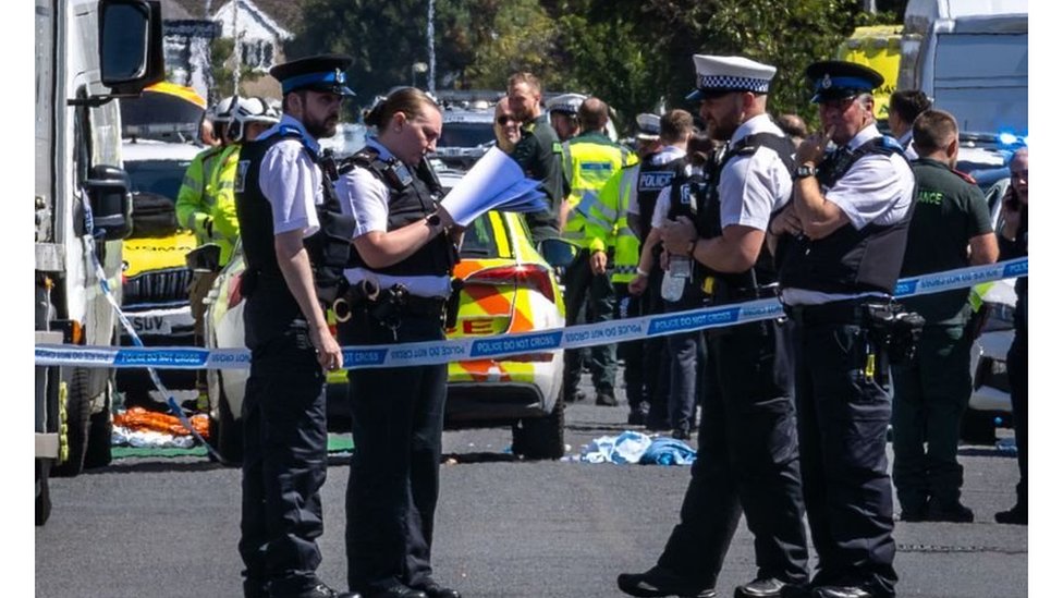 Velika Britanija: Tri devojčice ubijene u napadu na plesnu radionicu 'Tejlor Svift', sedmoro ranjenih kritično 7 Ubistvo, deca