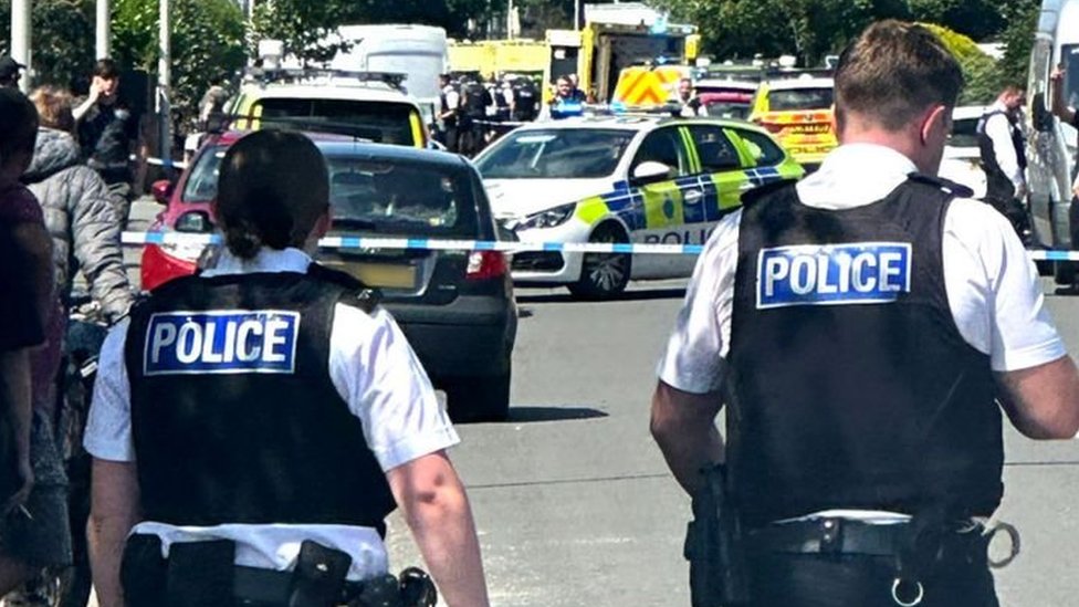 Velika Britanija: Tri devojčice ubijene u napadu na plesnu radionicu 'Tejlor Svift', sedmoro ranjenih kritično 5 Ubistvo, deca