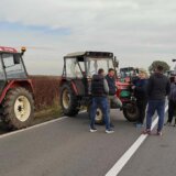 Poljoprivrednici Stiga prekinuli protest, ministar Glamočić obećao razgovor o problemima u agraru 13