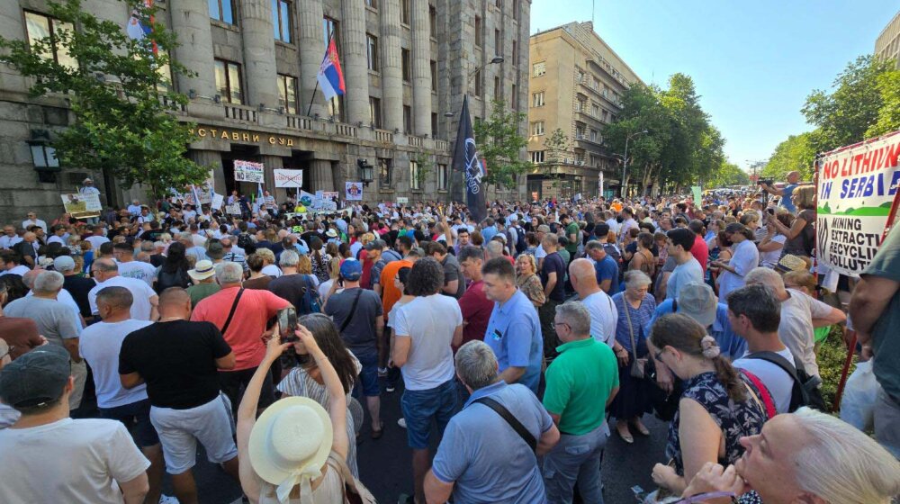 Deo opozicije podneo ustavnu žalbu zbog odbijanja inicijative da parlament glasa o poverenju Vladi 1