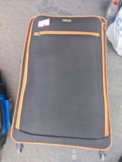 Uprava carina: Više od 2.000 paklica cigareta zapljenjeno na aerodromu i Horgošu 4