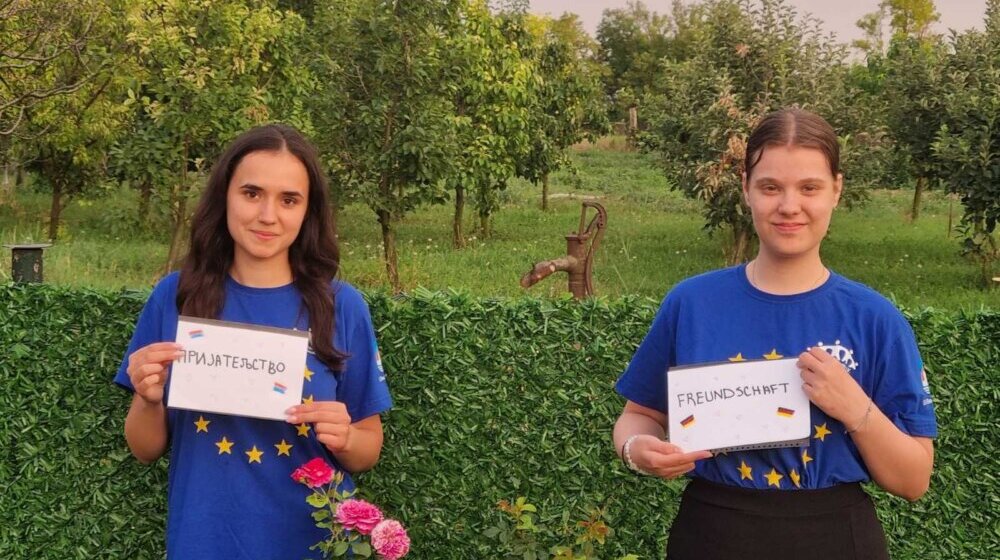 Mladi Nemci u poseti Muzeju Podunavskih Švaba u Somboru i Jevrejskoj opštini u Novom Sadu 1