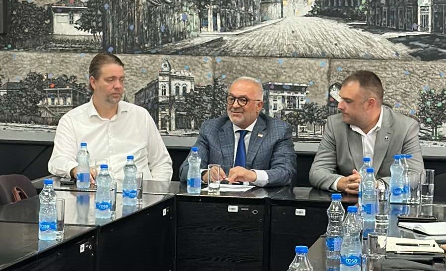 Sastanak direktora Agencije za sprečavanje korupcije u Kragujevcu sa predsednicima opština četiri okruga 2