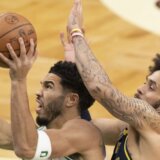 Partizan kompletirao bekovsku liniju sa još jednim strancem: Vašington u crno-belom 6