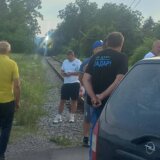 Privedeni aktivisti tokom blokade pruge u Loznici (VIDEO) 8