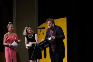 Trijumf "Proslave" Bruna Ankovića, našem Borisu Isakoviću Zlatna Arena za ulogu u filmu Rajka Grlića: Dodelom nagrada svečano završen 71. Pulski festival 2 Trijumf "Proslave" Bruna Ankovića, našem Borisu Isakoviću Zlatna Arena za ulogu u filmu Rajka Grlića: Dodelom nagrada svečano završen 71. Pulski festival 2