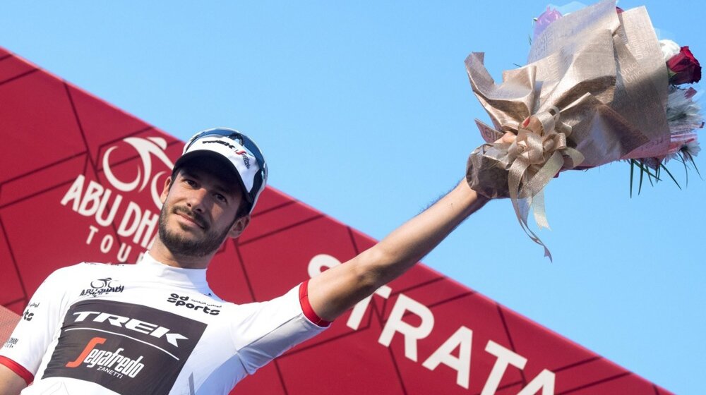 Biciklista kažnjen jer je na sedmoj etapi Tur d’Fransa zastao da poljubi porodicu: Platio zbog "neprikladnog ponašanja i narušavanja imidža sporta" 1