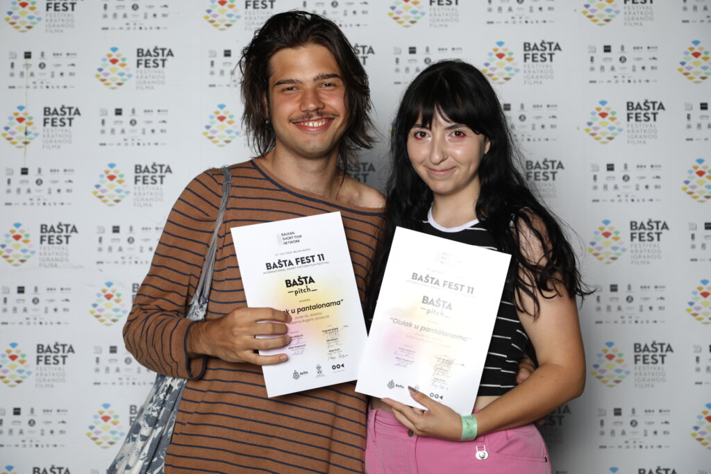 Dodelom nagrada i projekcijom filma “Za danas toliko” svečano zatvoren 11. Bašta Fest 4 Dodelom nagrada i projekcijom filma “Za danas toliko” svečano zatvoren 11. Bašta Fest 3