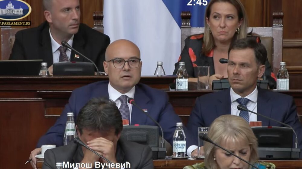 "Zablude o ujedinjenju i ideološko ropstvo": Kako je premijer Vučević pred poslanicima predstavio Deklaraciju sa Svesrpskog sabora? 1