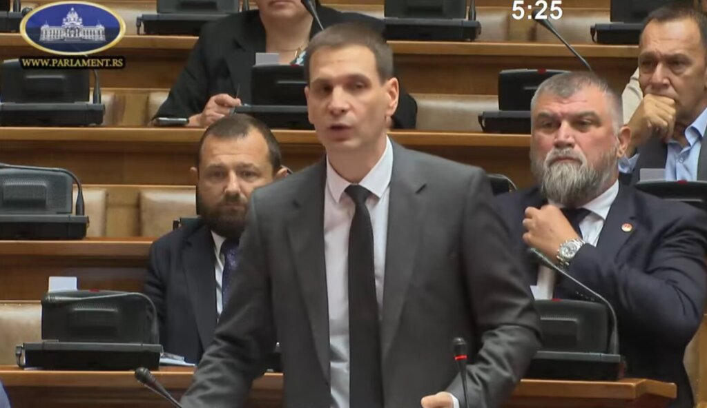 Završena sednica Skupštine - Đilas izneo podatke o ministrima i Tabaković, usledila žestoka rasprava, pričalo se i o litijumu, genocidu... (VIDEO) 22 Završena sednica Skupštine - Đilas izneo podatke o ministrima i Tabaković, usledila žestoka rasprava, pričalo se i o litijumu, genocidu... (VIDEO) 22